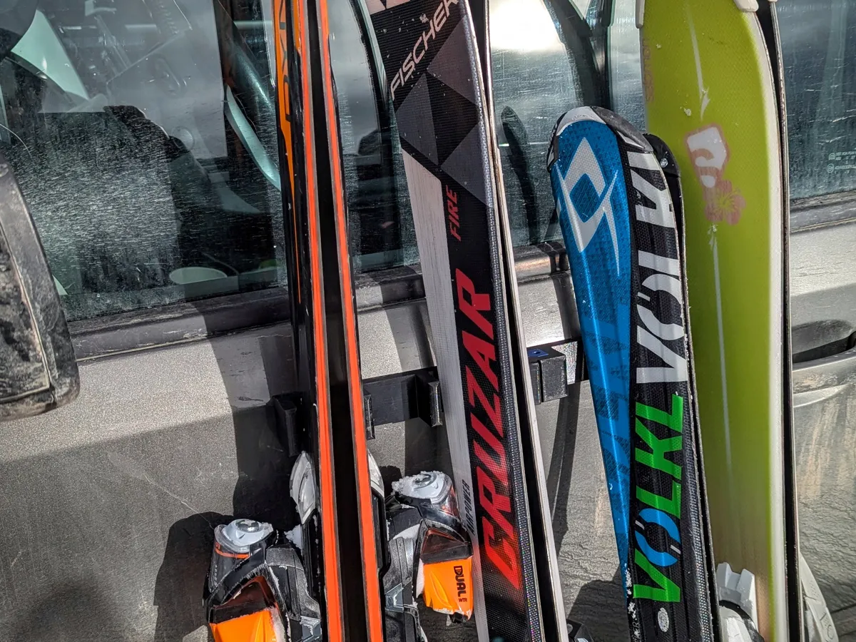 Vehicle Ski Bumper (Magnetic Rack)