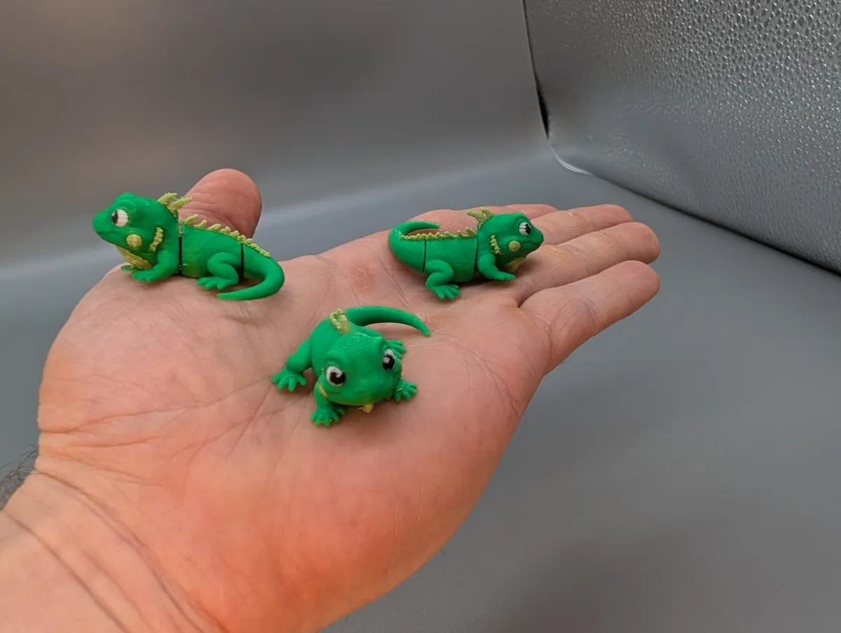 Tiny Iguana, photo 3 of 4 - Tiny Iguana Figurines & Collectibles