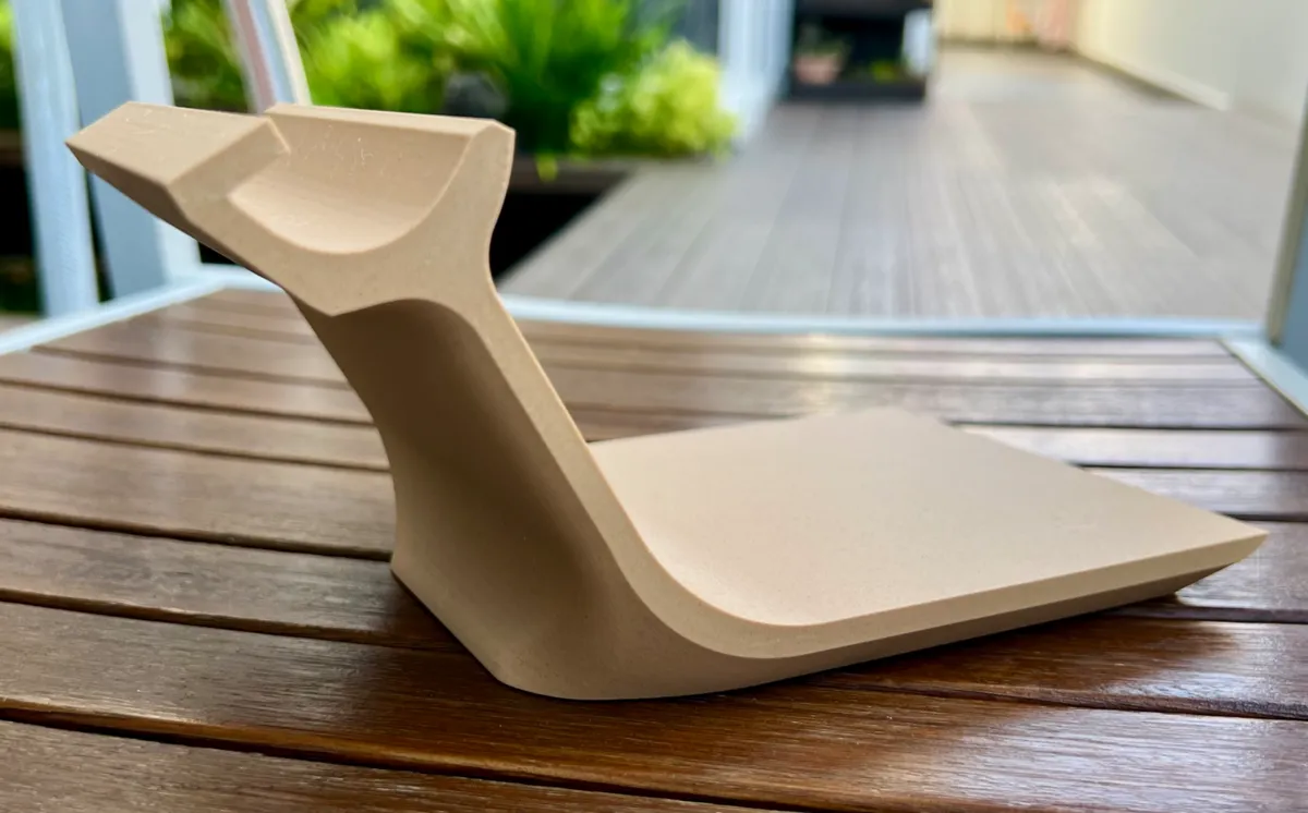 The Impossible Laptop Stand v2 - Fits A1 Mini!