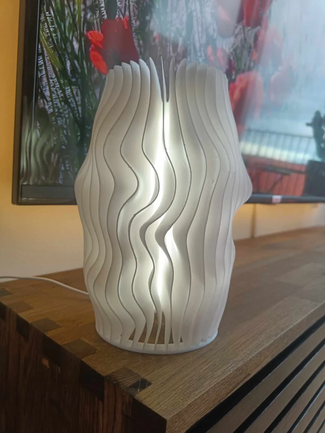 Table/bedside lamp with modern wavy pattern, photo 4 of 4 - Table/bedside lamp with modern wavy pattern Lamps & Lighting