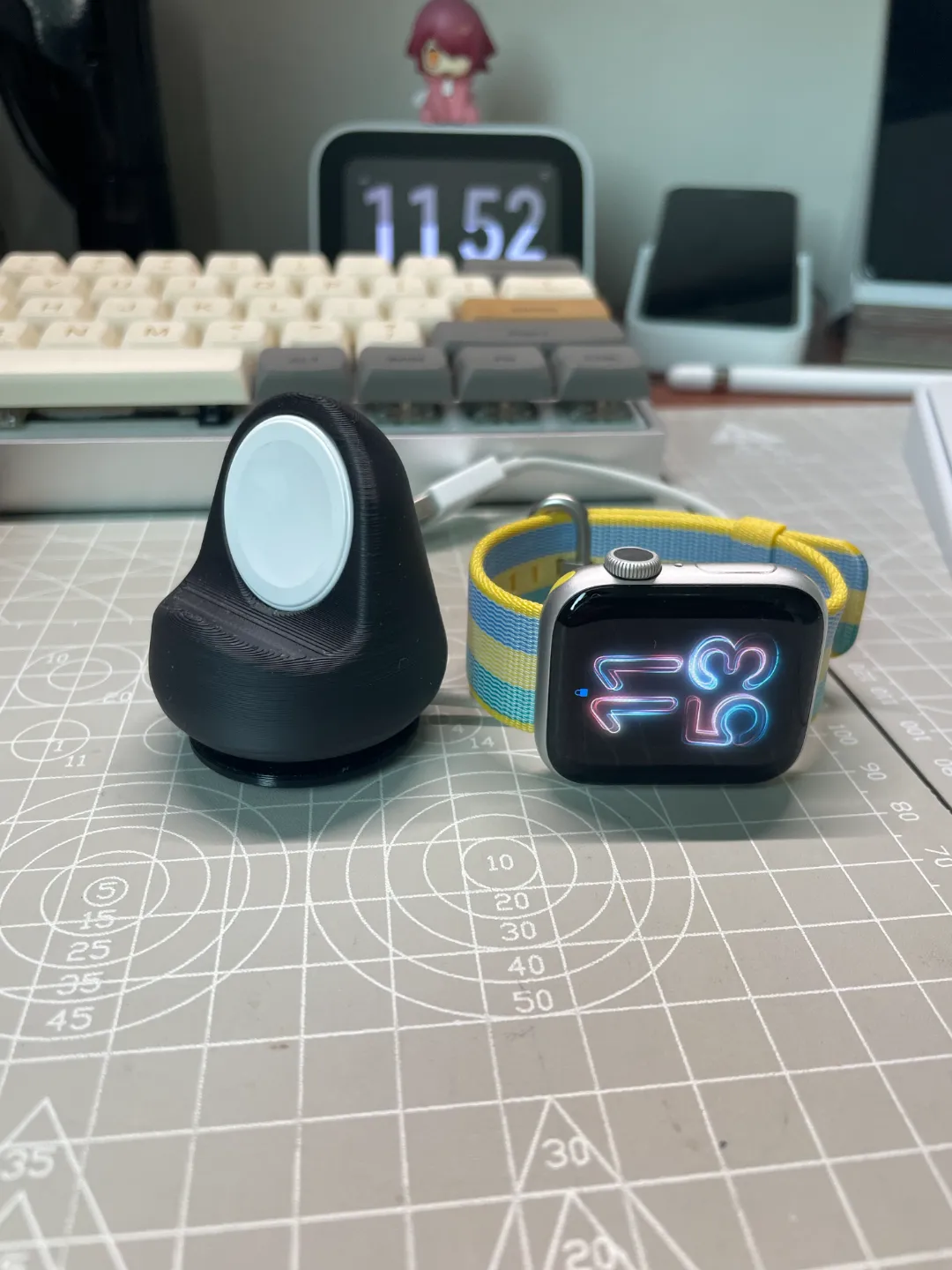 Apple Watch Stand compact, photo 2 of 4 - Apple Watch Stand compact Tools