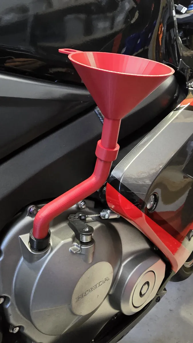Öltrichter für Motorräder / Motorcycle Oil Funnel, photo 4 of 4 - Öltrichter für Motorräder / Motorcycle Oil Funnel Car & Vehicle