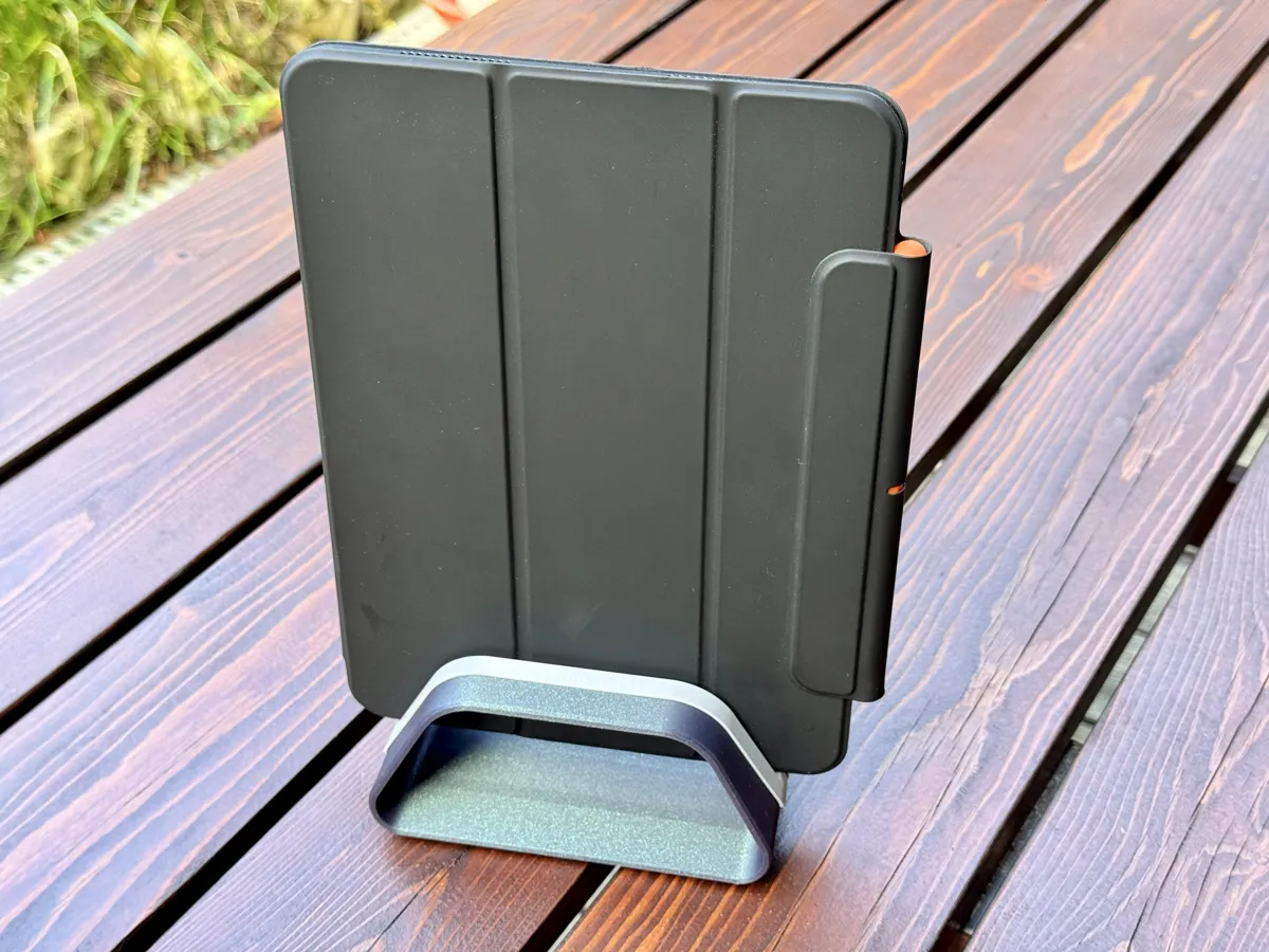 Parametric Vertical Laptop / Tablet Stand, photo 3 of 4 - Parametric Vertical Laptop / Tablet Stand Mobile & Device Accessories