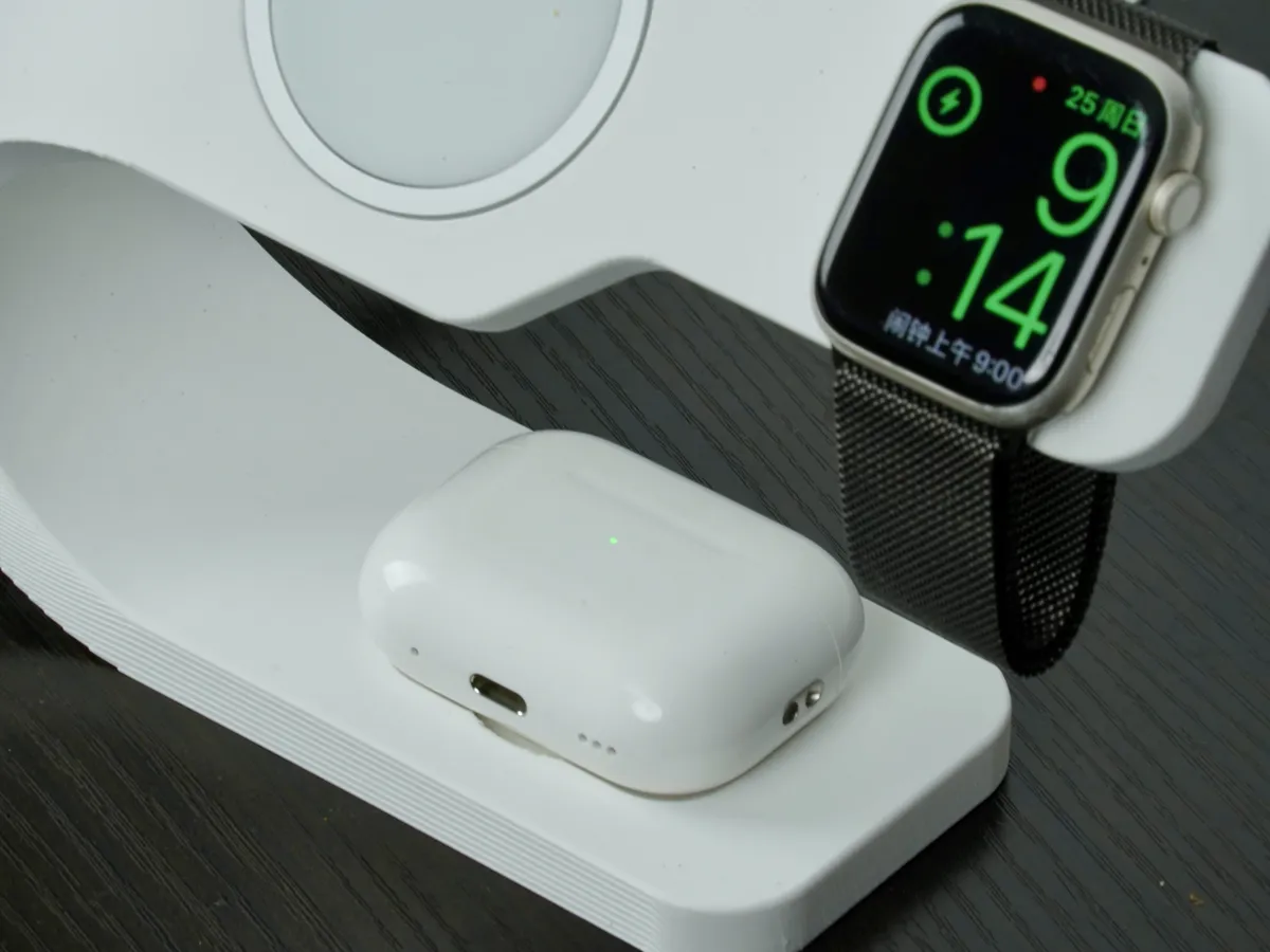 ArcDock Pro All-in-One Apple Charging Dock, photo 4 of 4 - ArcDock Pro All-in-One Apple Charging Dock Mobile & Device Accessories