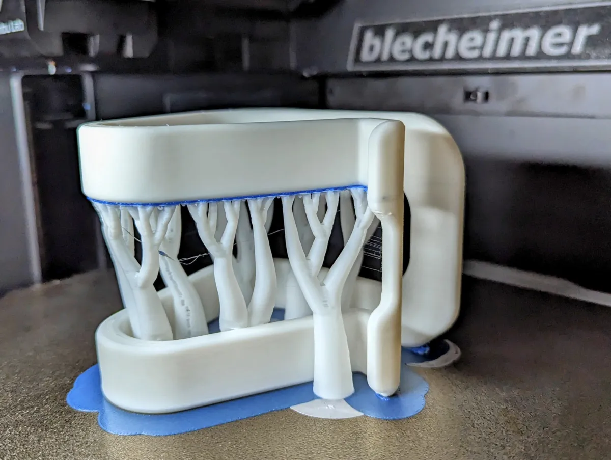 Simple Universal Phone Stand, photo 3 of 3 - Simple Universal Phone Stand Mobile & Device Accessories