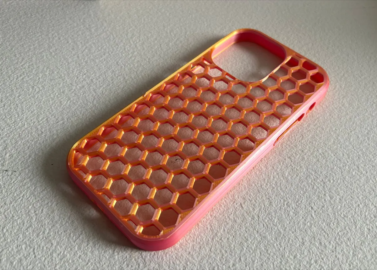 iPhone 14 Pro Max Hexagon Cover Case, photo 3 of 4 - iPhone 14 Pro Max Hexagon Cover Case Tools