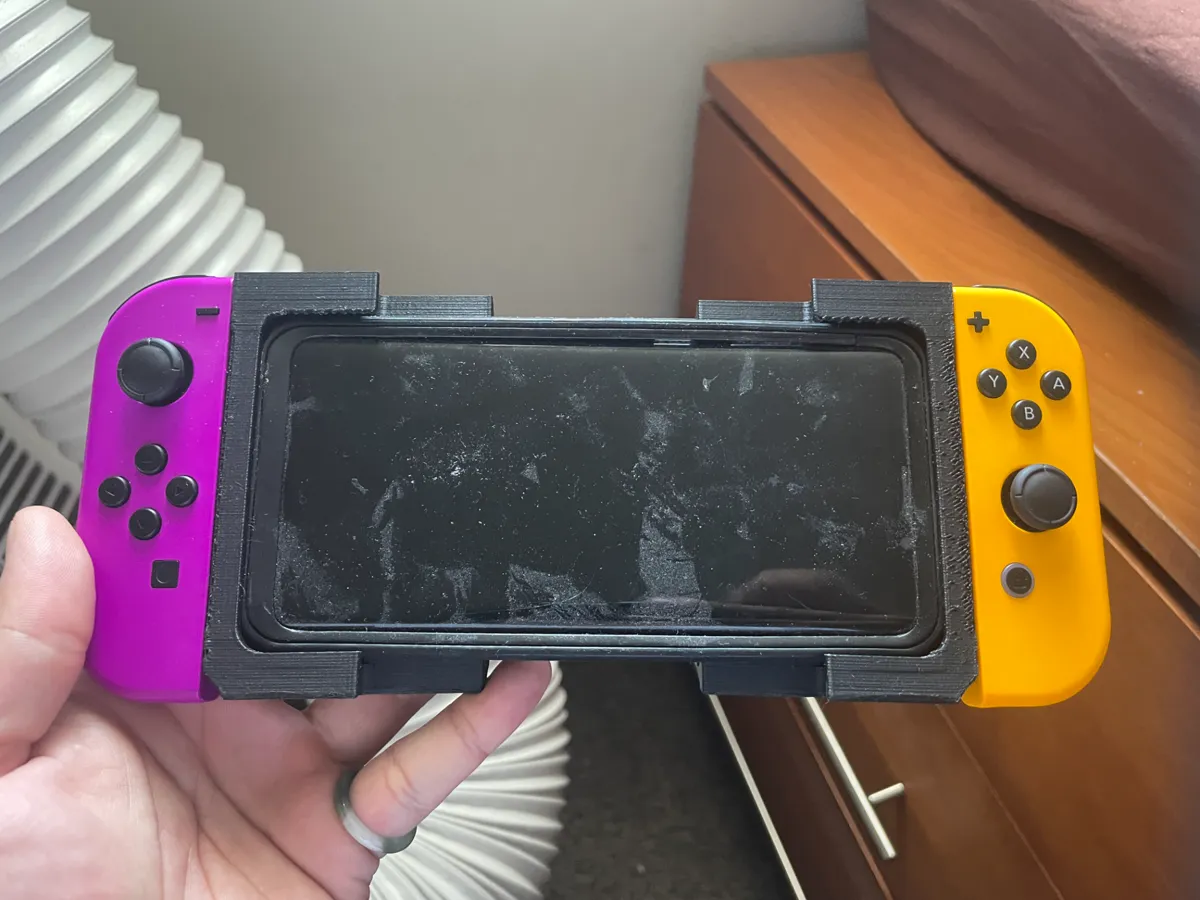 Adjustable joycon phone mount case, photo 2 of 4 - Adjustable joycon phone mount case Tools