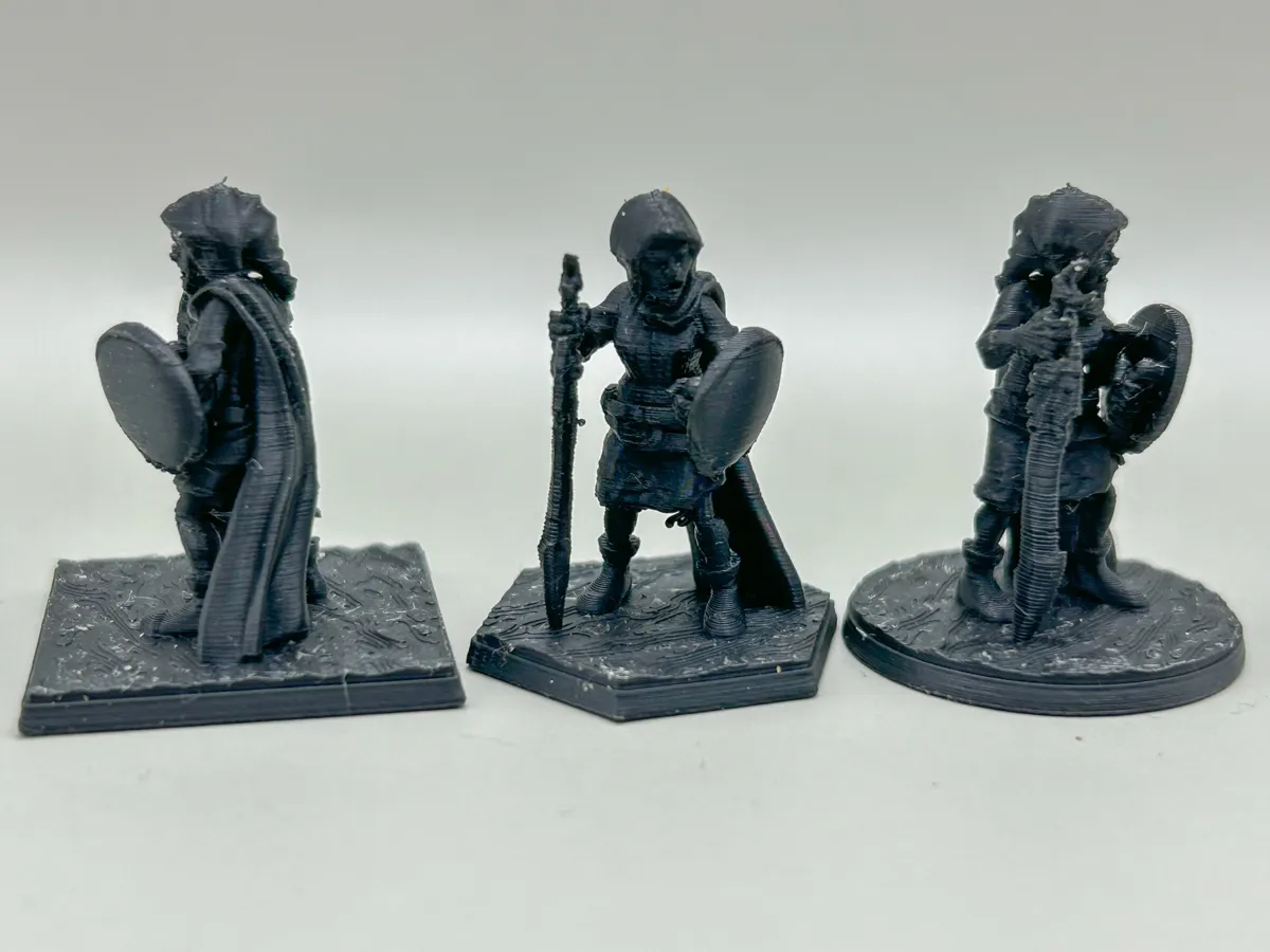 DnD miniature Gnome female bandit, photo 2 of 2 - DnD miniature Gnome female bandit Miniatures