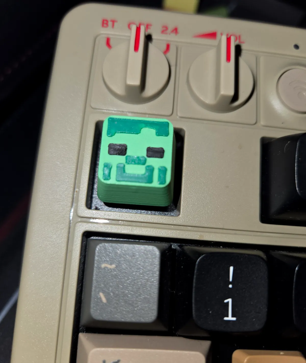 Minecraft Zombie Keycap - Cherry MX-Mechanical, photo 3 of 3 - Minecraft Zombie Keycap - Cherry MX-Mechanical Hobby & DIY