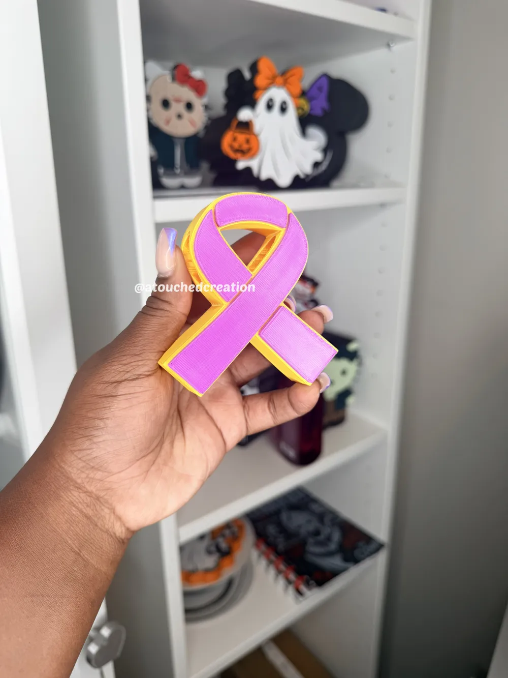 CHAIR CHARM AWARENESS RIBBON, photo 2 of 4 - CHAIR CHARM AWARENESS RIBBON Jewellery & Accessories