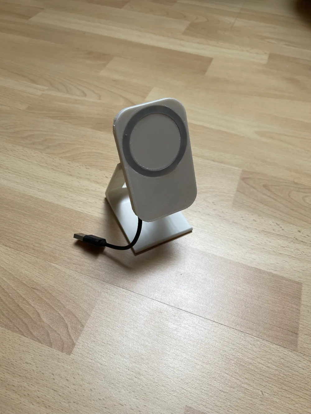 Charging MagSafe Stand, photo 2 of 4 - Charging MagSafe Stand Hobby & DIY