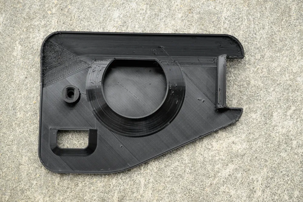 Charging port cover Version 2 for the R5, photo 3 of 4 - Charging port cover Version 2 for the R5 Car & Vehicle