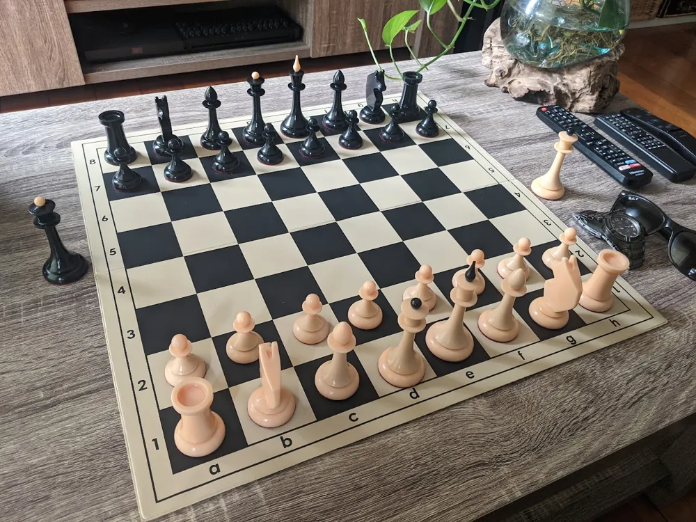 Chess set Queen's Gambit finals 1950's Ussr/Latvia, photo 2 of 4 - Chess Sets & Pieces, queens gambit