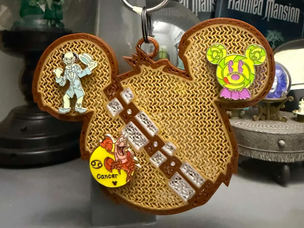 Chewie Mickey Head Trading Pin Board, photo 4 of 4 - Chewie Mickey Head Trading Pin Board Jewellery & Accessories
