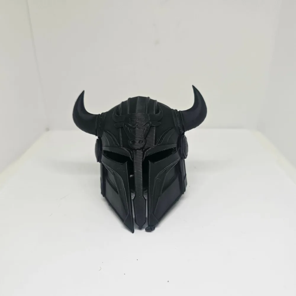 Chicago Bulls Helmet, photo 4 of 4 - Chicago Bulls Helmet Props & Cosplay