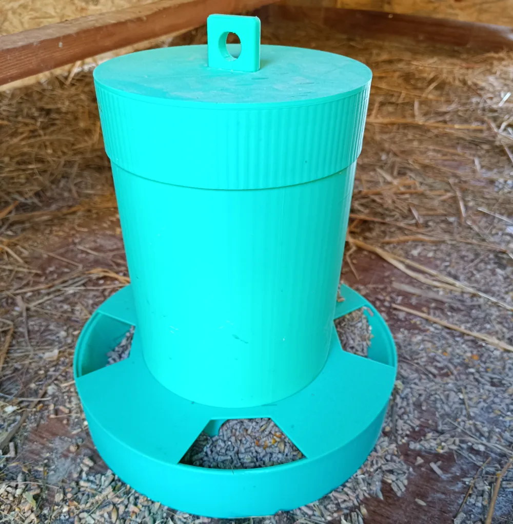 Chicken feeder