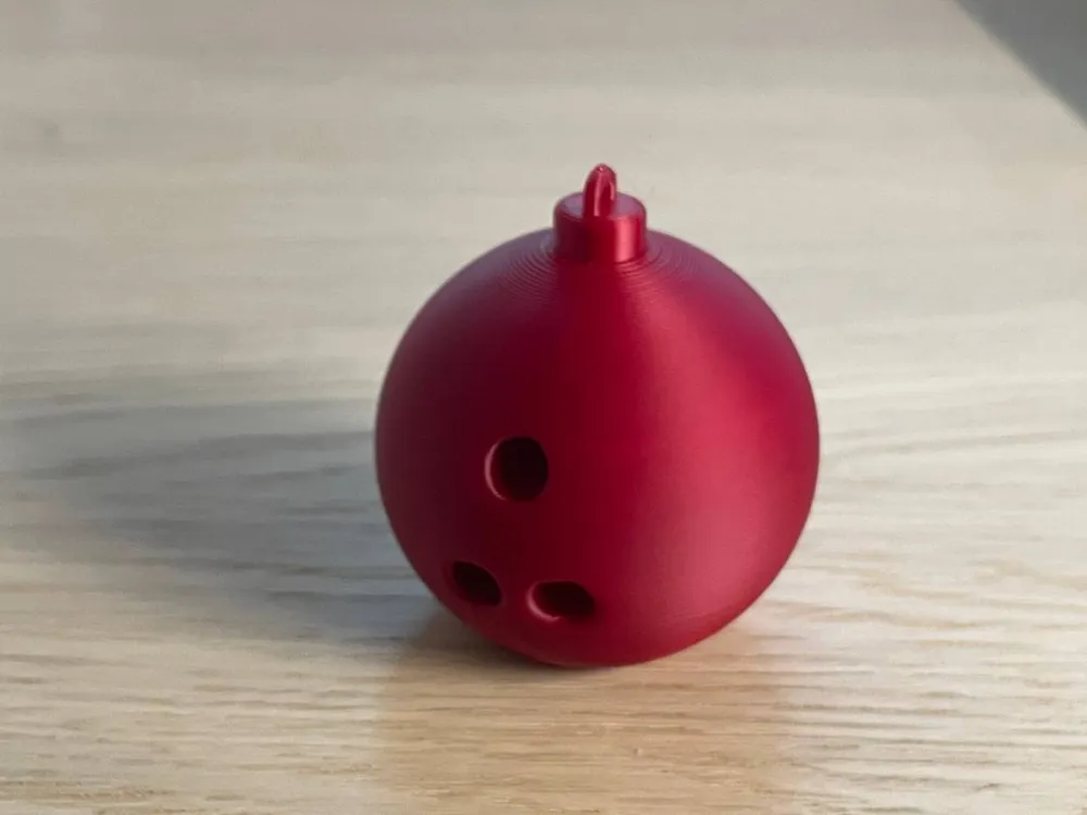 Christmas Bowling ball, photo 3 of 4 - Christmas Ornaments & Baubles, tree