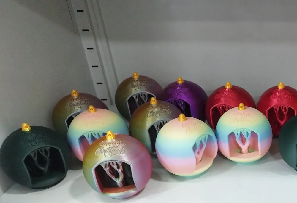 Sfera Natalizia con Natività luminosa, photo 2 of 4 - Christmas Gifts & Stocking Fillers, festivita