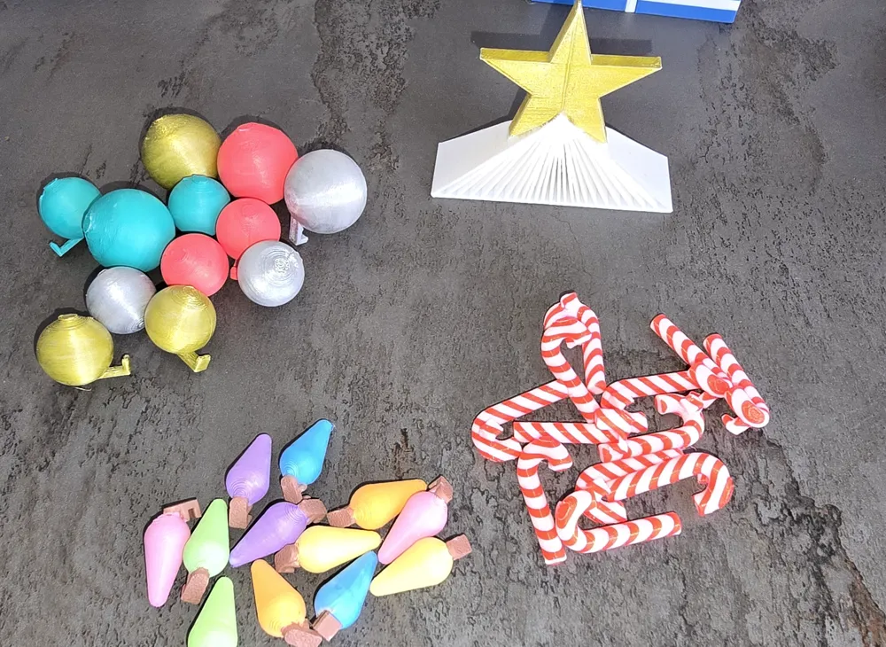 Christmas Topple - Jenga style game, photo 4 of 4 - Christmas Tree Toppers & Stands, board agmes