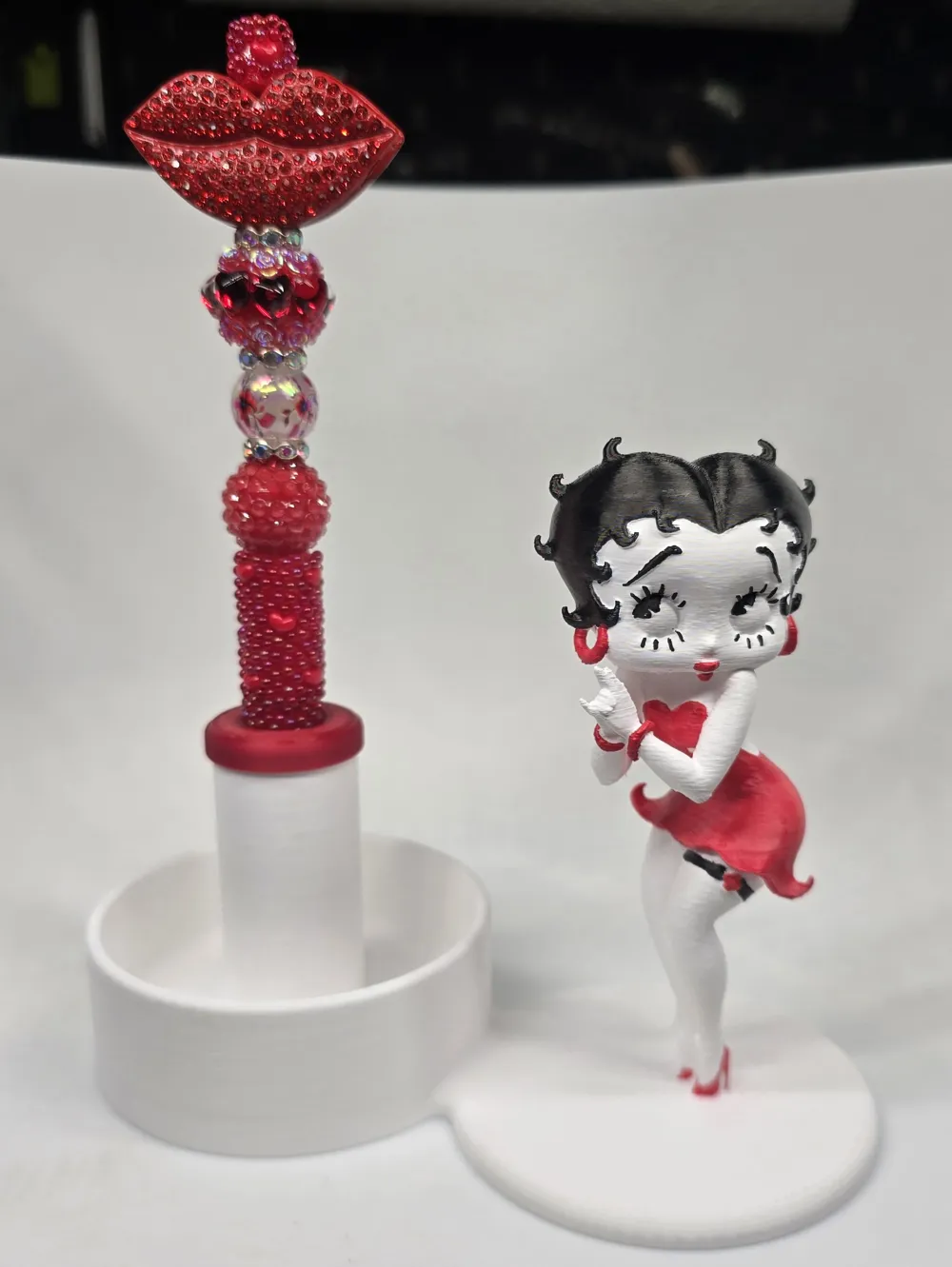 Classic Betty Boop Fancy Pen Stand and Catchall, photo 2 of 4 - Classic Betty Boop Fancy Pen Stand and Catchall Hobby & DIY