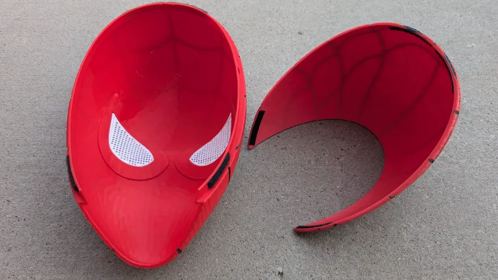 Classic Spider-Man Helmet Inspired, photo 3 of 4 - Classic Spider-Man Helmet Inspired Props & Cosplay
