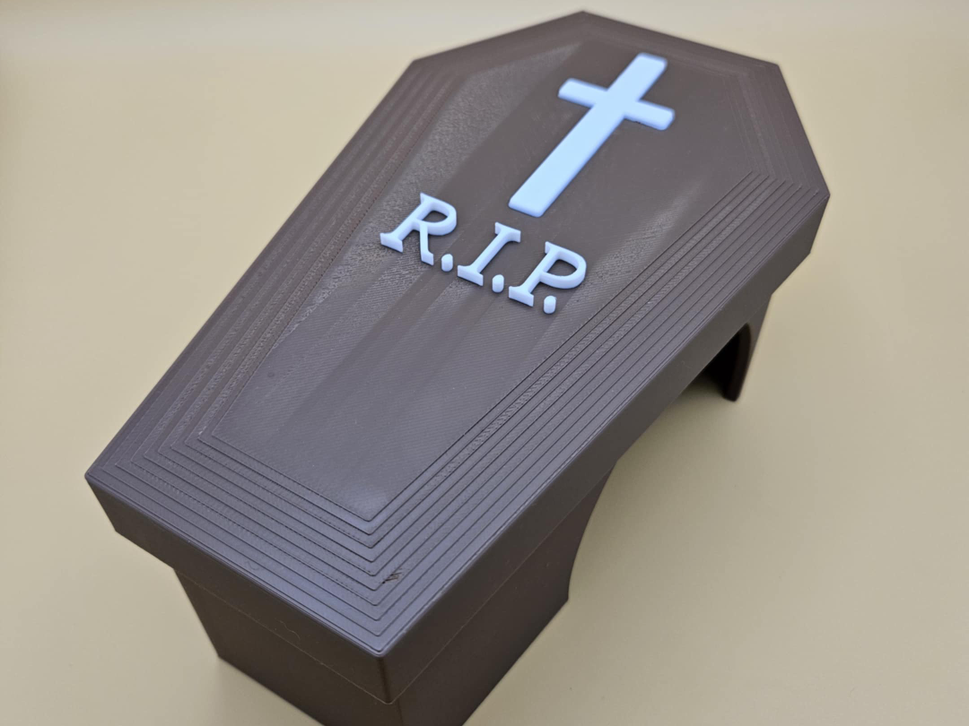 Coffin Reptile / Animal Hide