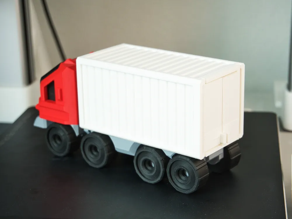 Container Hauler - Model Kit, photo 3 of 4 - Container Hauler - Model Kit Models, RC & Drones