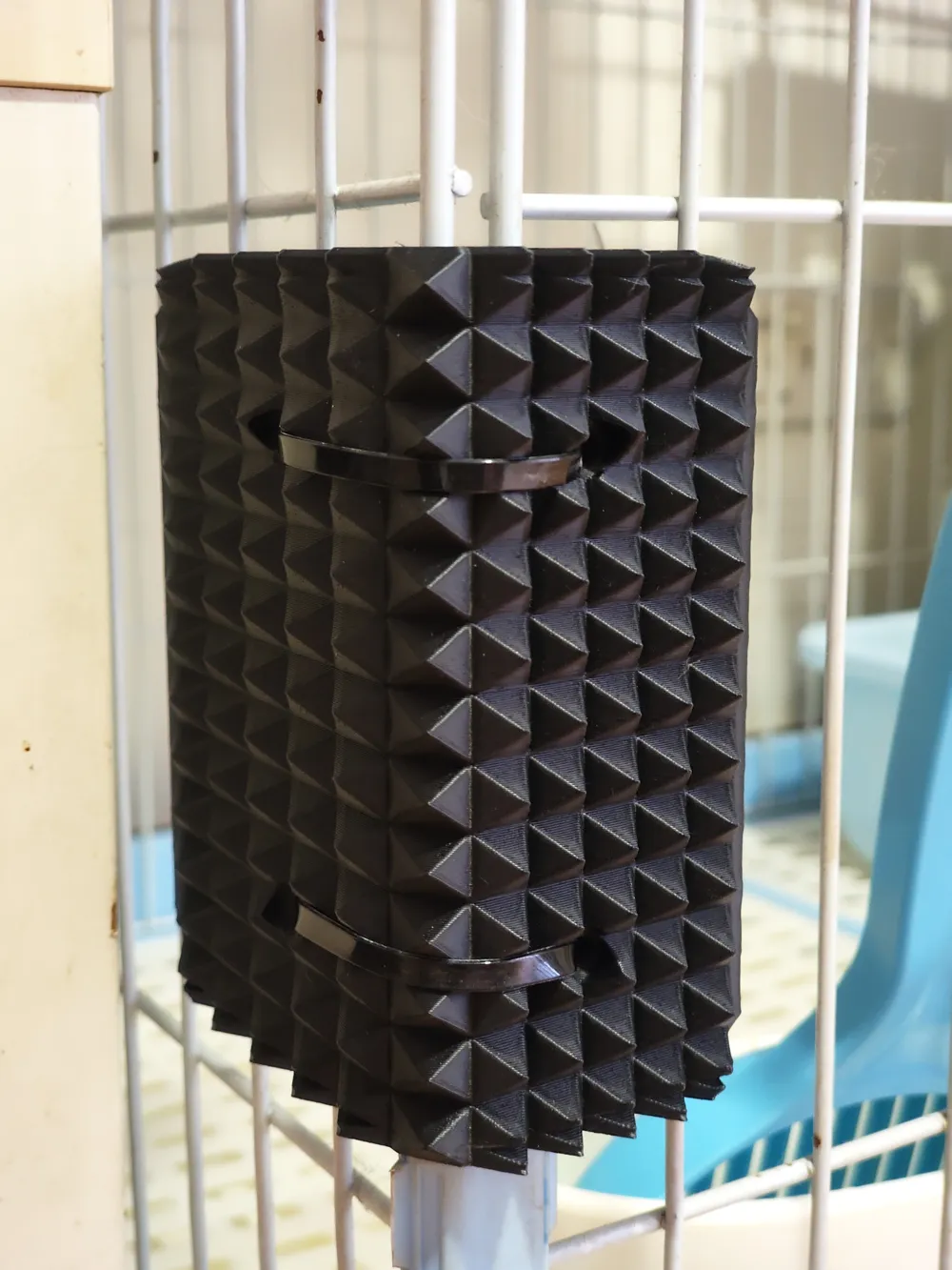 Corner Scratcher for cats - VERY BIG Version, photo 4 of 4 - Corner Scratcher for cats - VERY BIG Version Pets