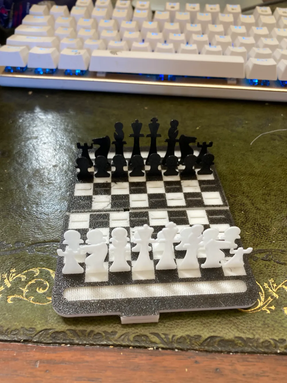 Credit Card Chess Set, photo 3 of 4 - Chess Sets & Pieces, wallet