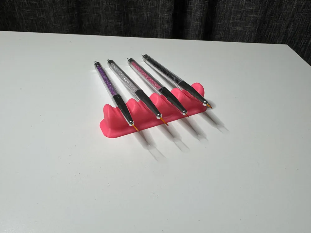 Curvy Brush Holder, photo 2 of 4 - Curvy Brush Holder Hobby & DIY