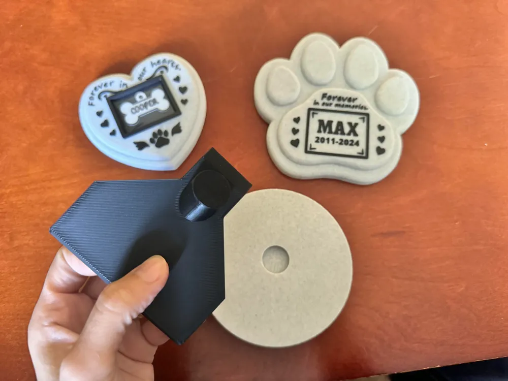 Custom Pet Memorial Stone with Stand and Stake, photo 4 of 4 - Custom Pet Memorial Stone with Stand and Stake Pets