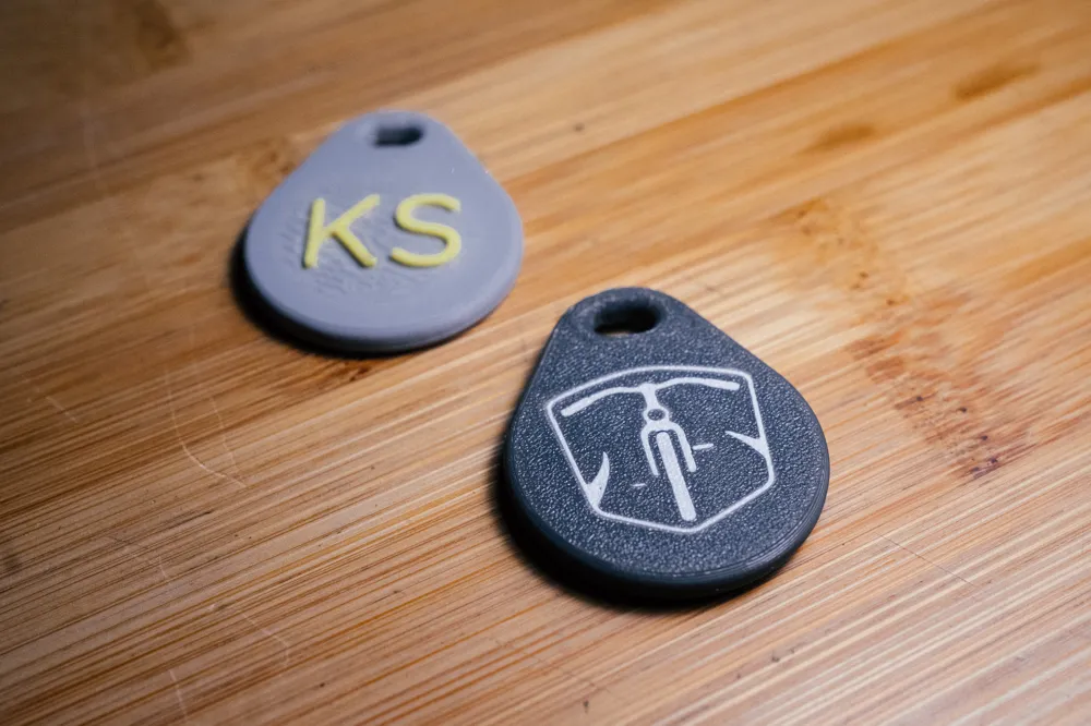 Customizable NFC Tag Keychain (Text + Logo), photo 2 of 4 - Photo & Custom Keychains, key fob