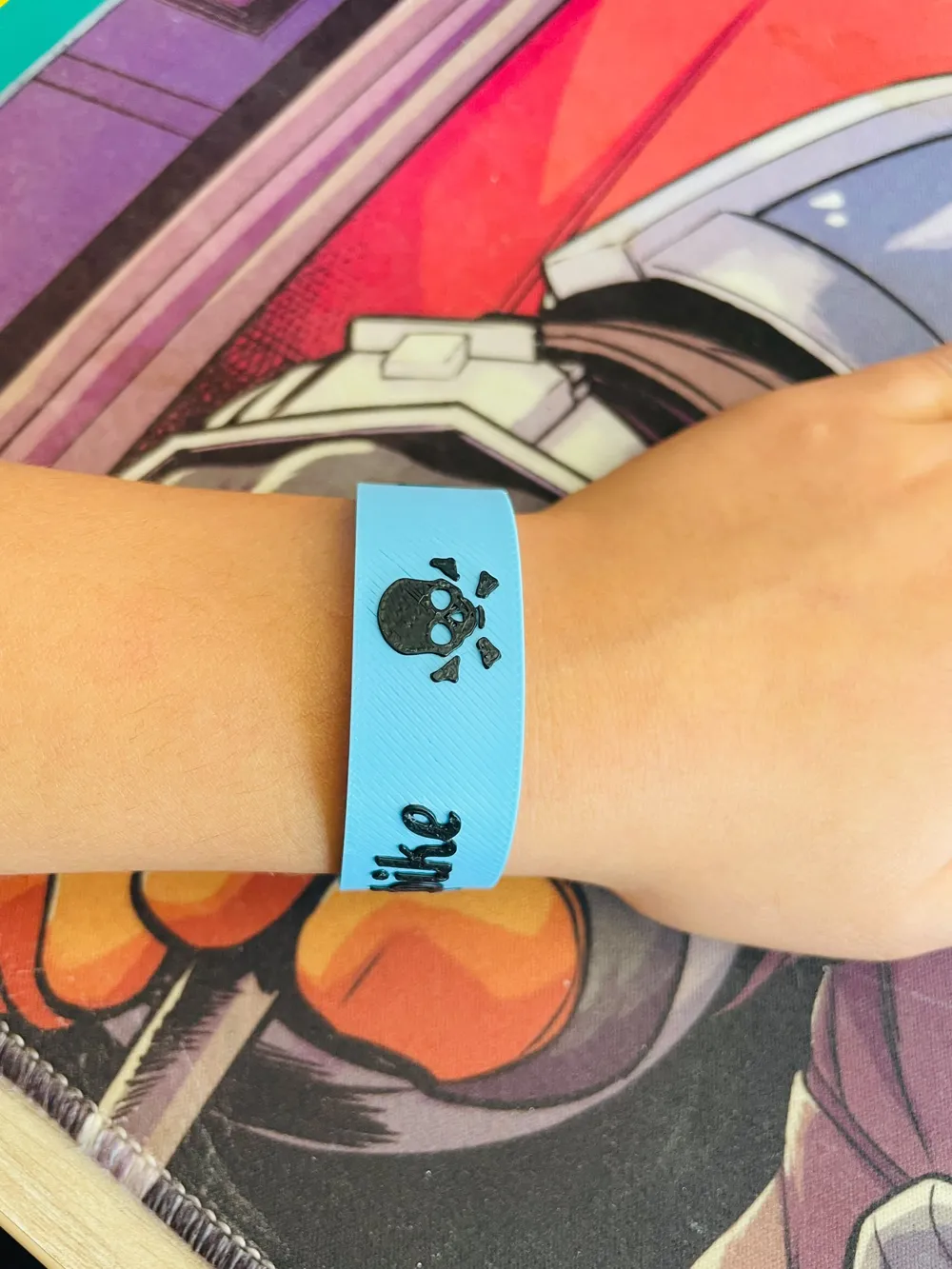Customisable Safety Wristband with Text, photo 3 of 5 - Charm & Link Bracelets, emergency