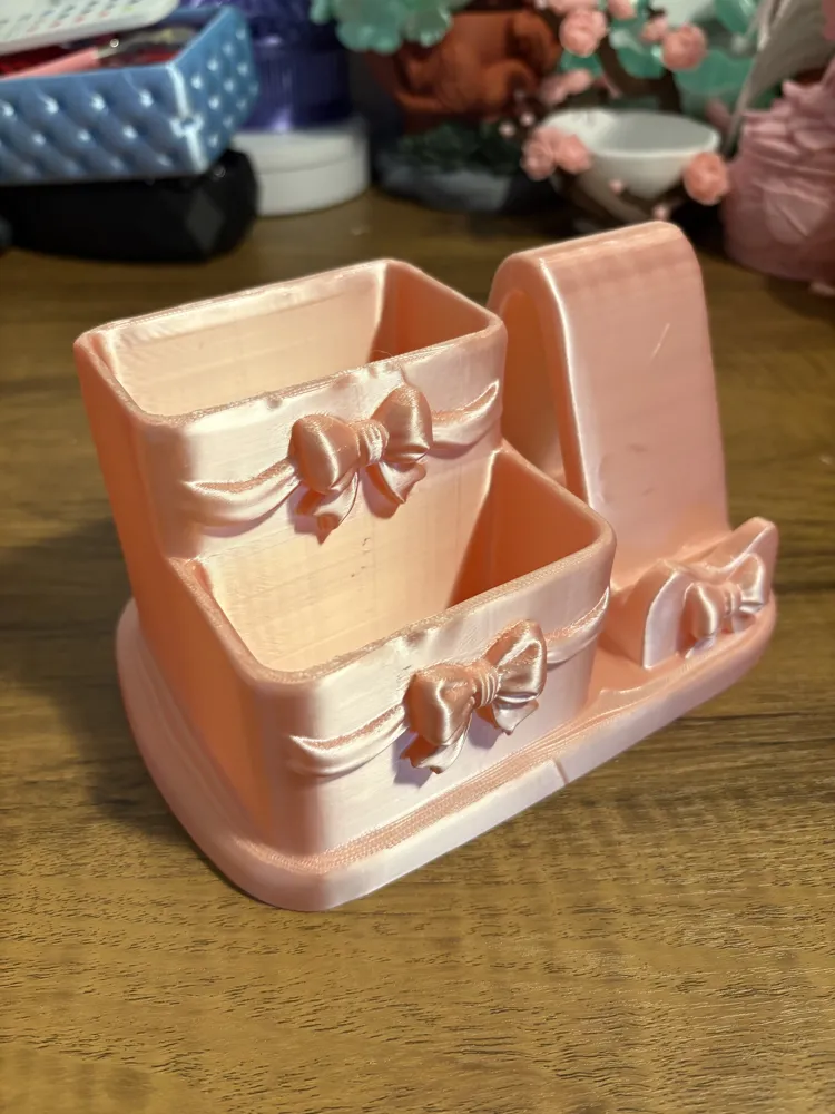Coquette Bow Desk Organiser with Phone Stand, photo 2 of 4 - Stands with Storage, cute