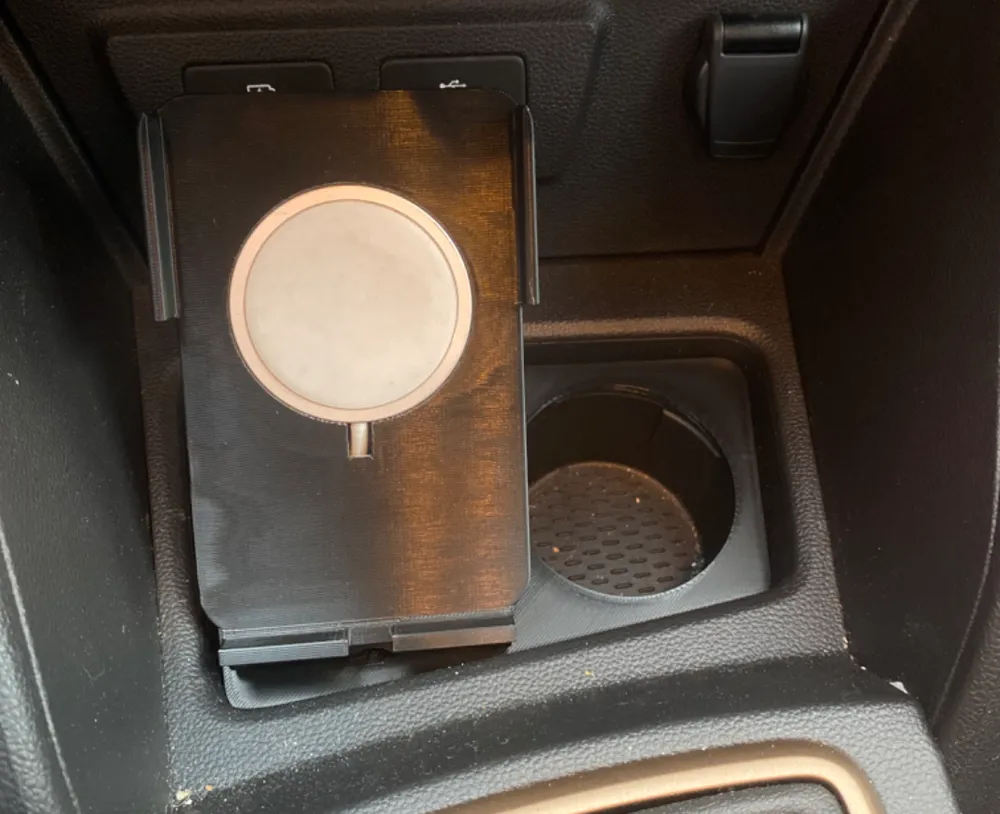 Dacia Duster 2018 Dashboard iPhone Stand - Car Mobile Holders, in stock in India