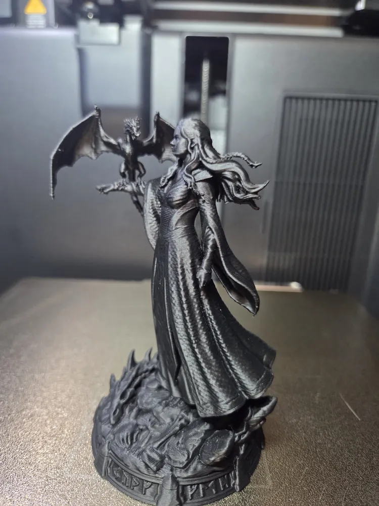 Daenerys Mother of Dragons GOT Fantasy Statue, photo 2 of 4 - Daenerys Mother of Dragons GOT Fantasy Statue Art