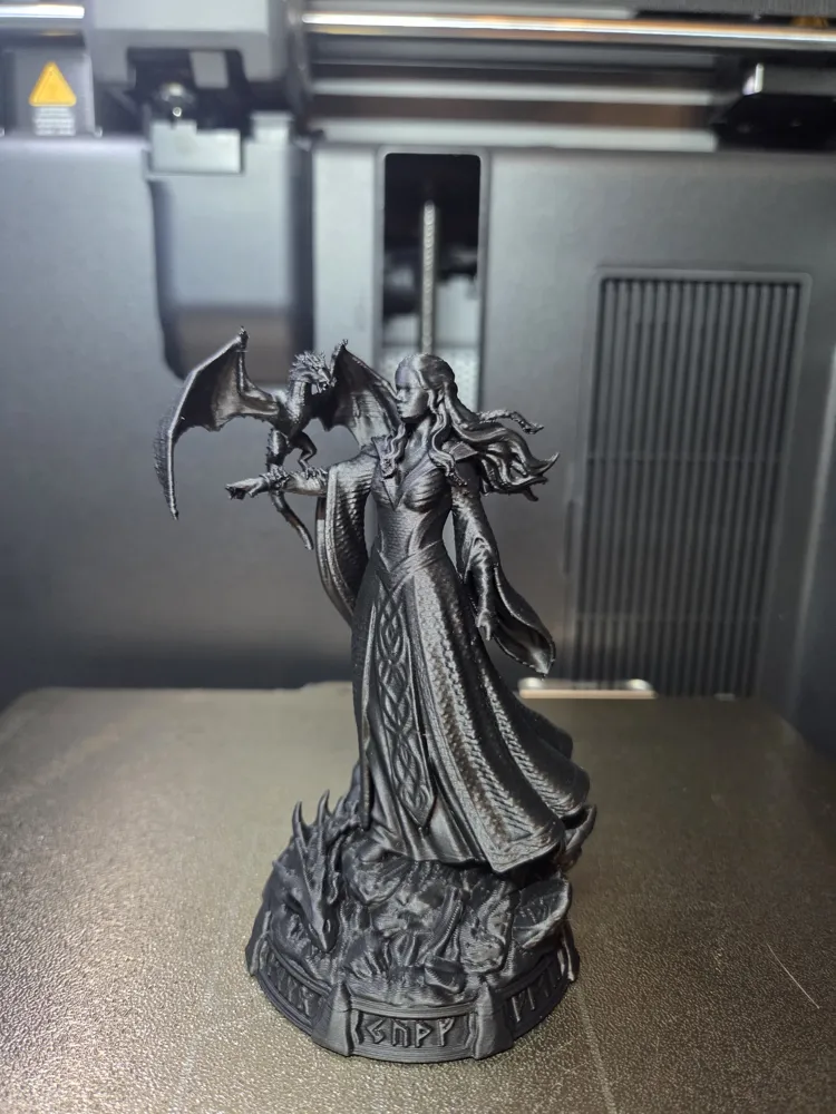 Daenerys Mother of Dragons GOT Fantasy Statue, photo 3 of 4 - Daenerys Mother of Dragons GOT Fantasy Statue Art