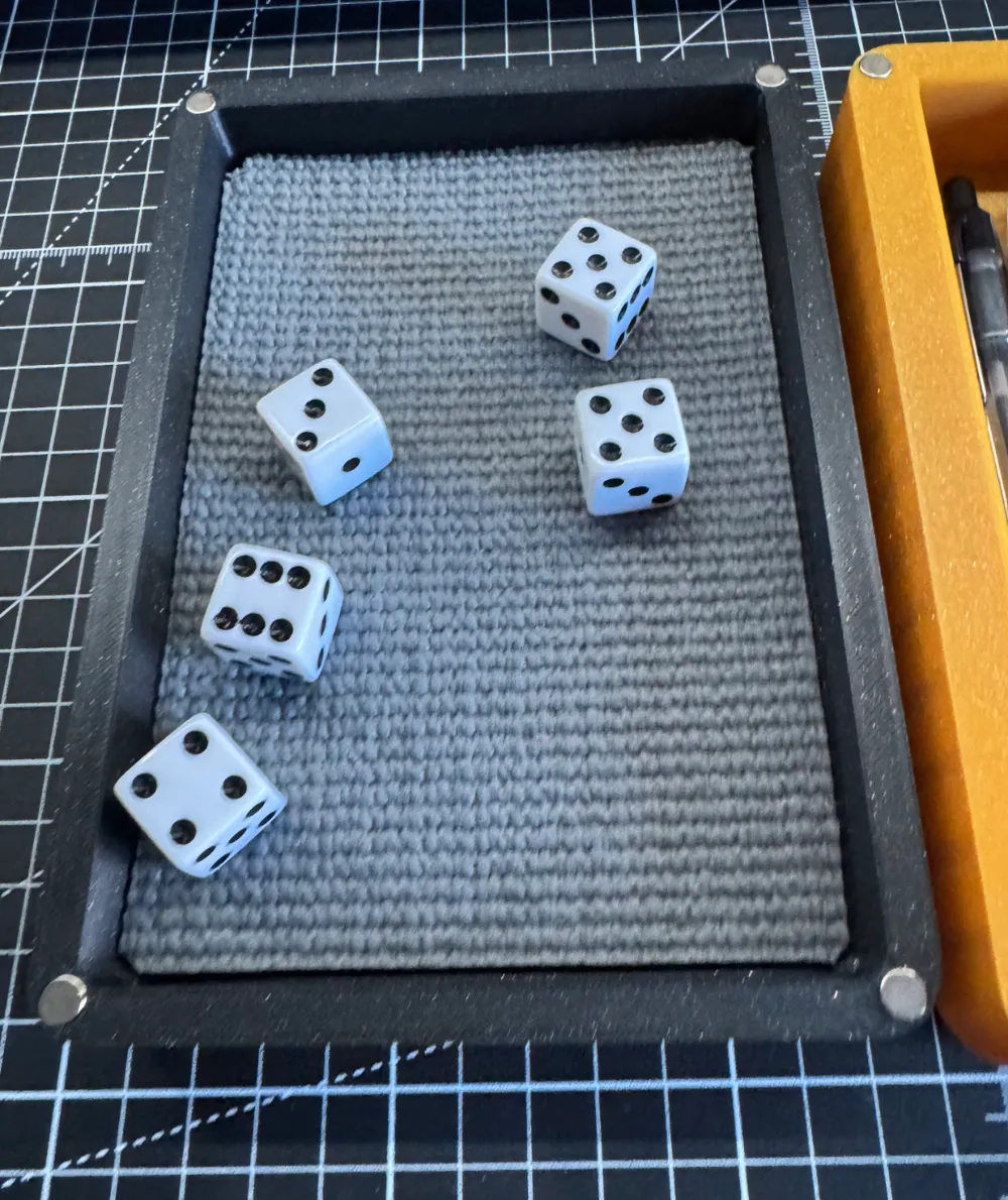 Dice Rolling Tray with Case for Yahtzee Dice, photo 4 of 4 - Dice Rolling Tray with Case for Yahtzee Dice Toys & Games