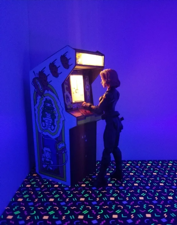Dig Dug Arcade Machine Cabinet 1:16 scale, photo 4 of 4 - Dig Dug Arcade Machine Cabinet 1:16 scale Miniatures