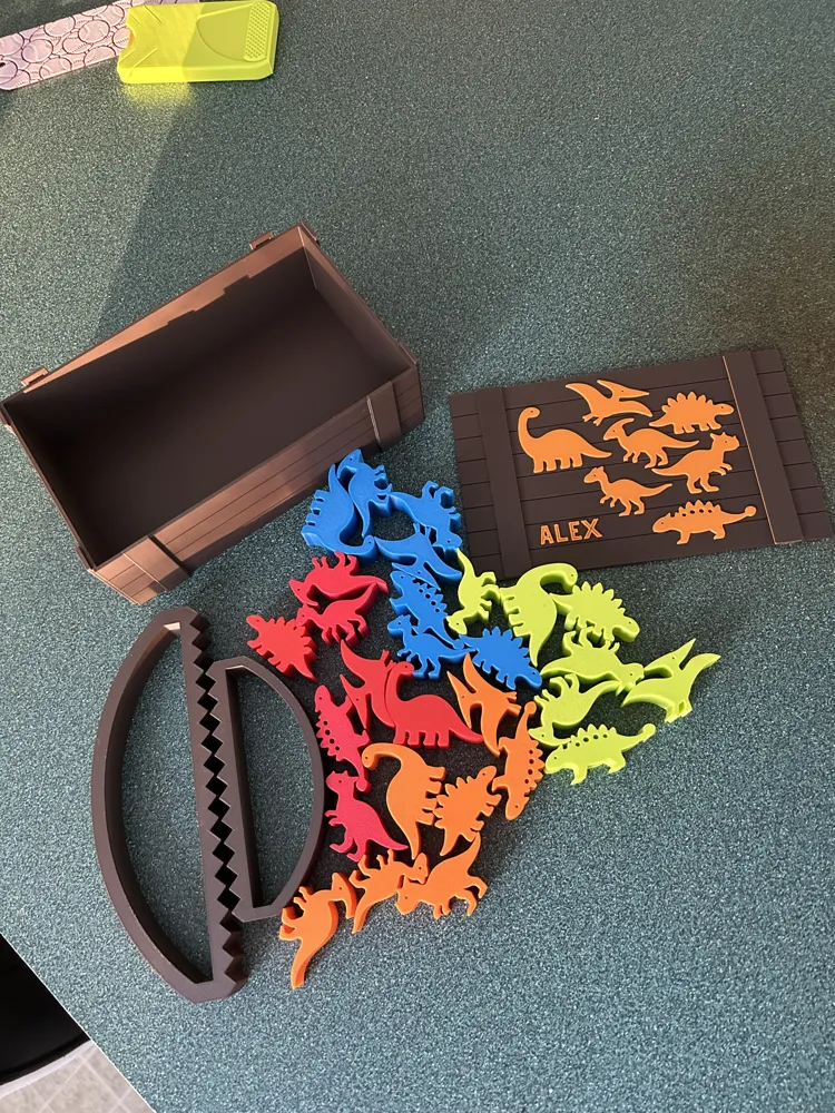 DINO BALANCE GAME BOX, photo 2 of 4 - Dinosaur Figures, lid
