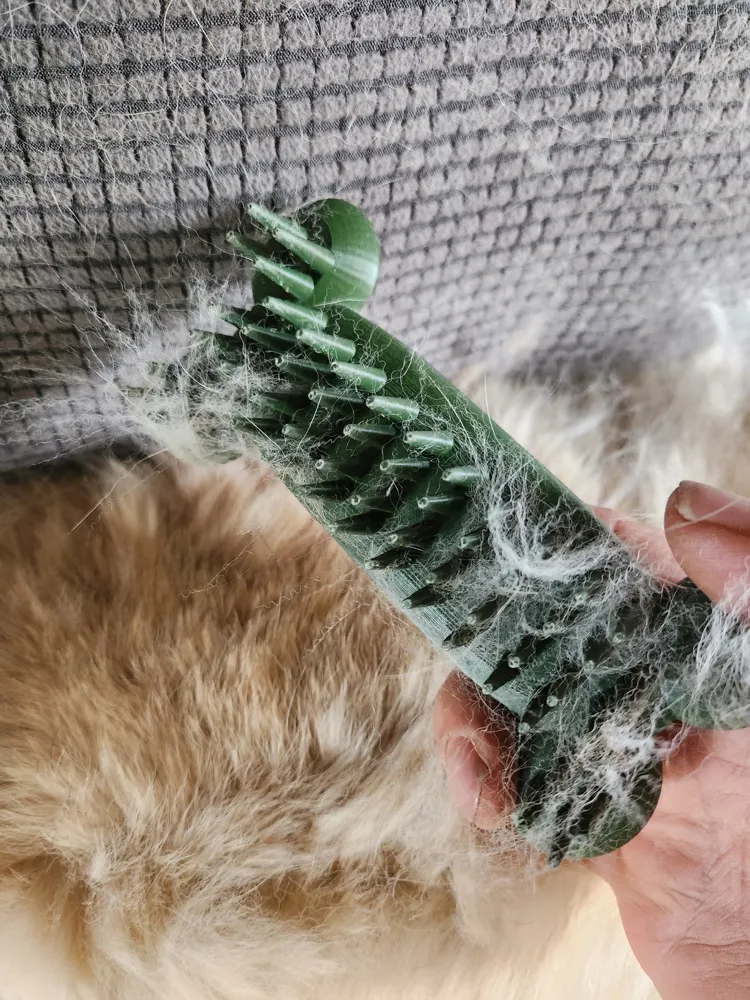 Dog Bone Brush (long hair), photo 3 of 4 - Dog Bone Brush (long hair) Pets