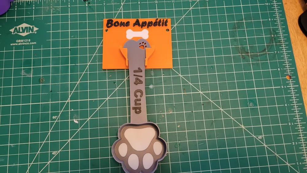 Dog Food Scoops with Wall Hanger, photo 4 of 4 - Dog Food Scoops with Wall Hanger Pets