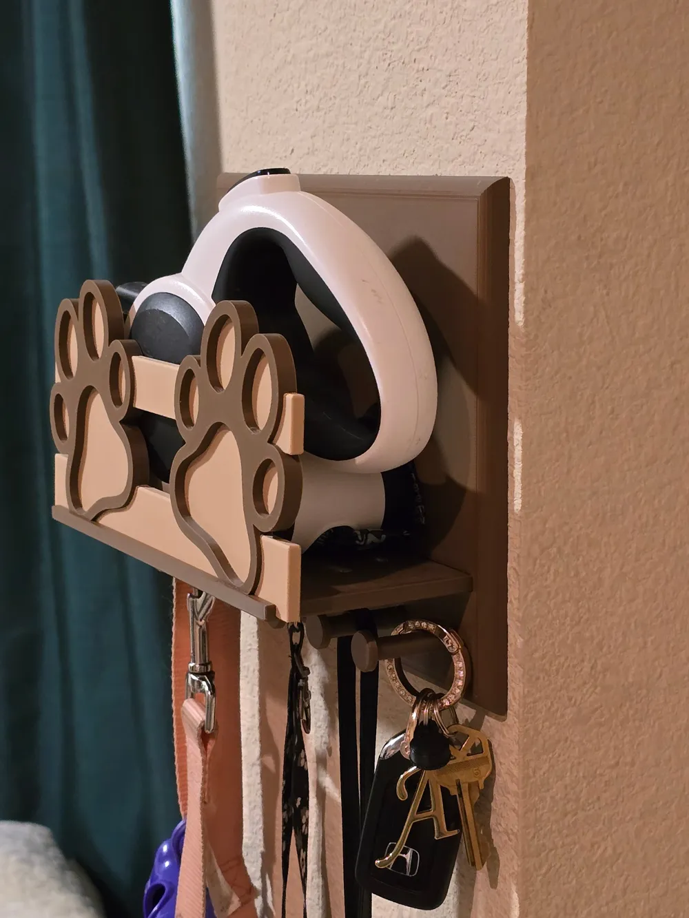 Dog Leash Holder, photo 4 of 4 - Dog Leash Holder Household