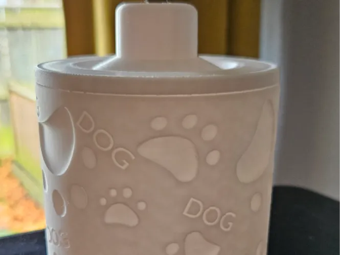 Dog paw storage with lid