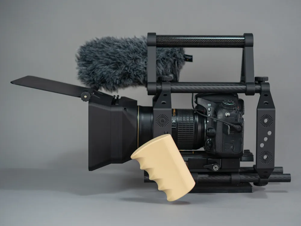 DSLR cage/rail rig with Matte box, photo 3 of 4 - DSLR cage/rail rig with Matte box Camera & Photography