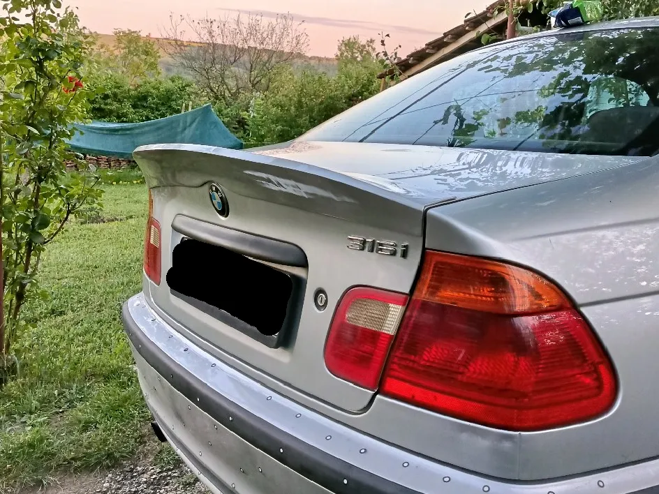 Ducktail spoiler: BMW E46 Sedan