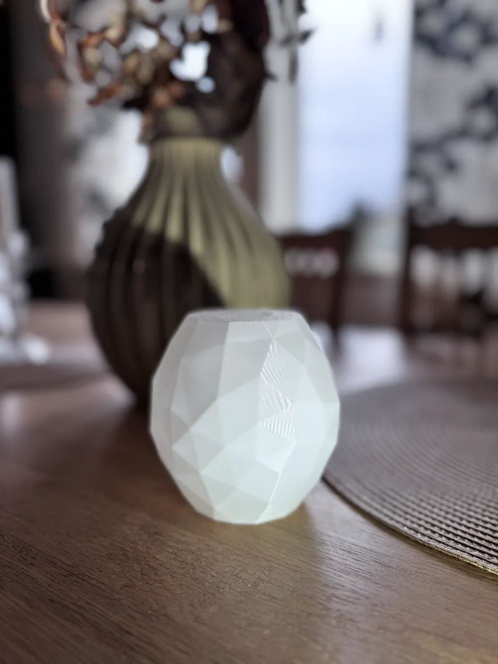Elegant low poly lamp shade, photo 2 of 4 - Elegant low poly lamp shade Household