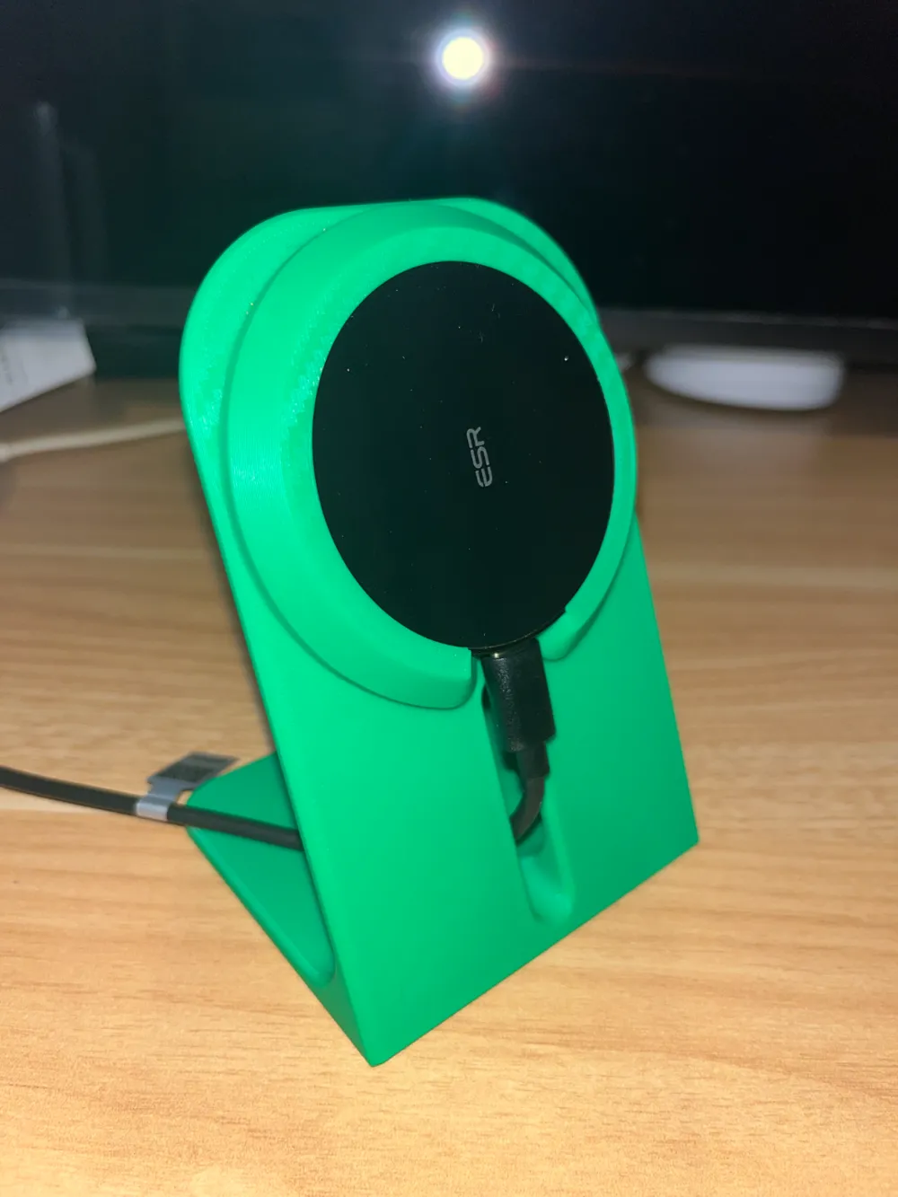 ESR HaloLock Kickstand Wireless Charger Desk Stand, photo 2 of 4 - ESR HaloLock Kickstand Wireless Charger Desk Stand Household
