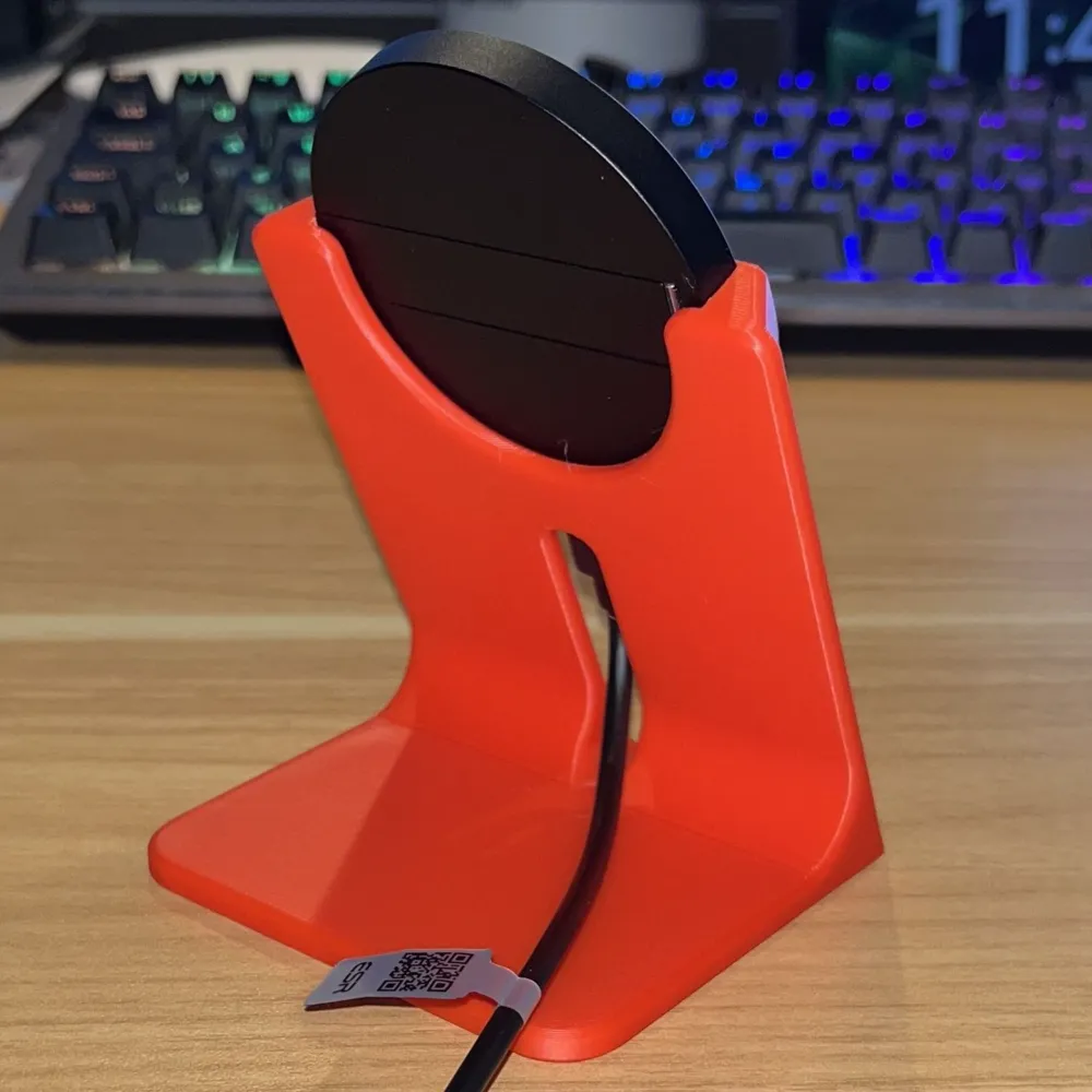 ESR HaloLock Kickstand Wireless Charger Desk Stand, photo 3 of 4 - ESR HaloLock Kickstand Wireless Charger Desk Stand Household