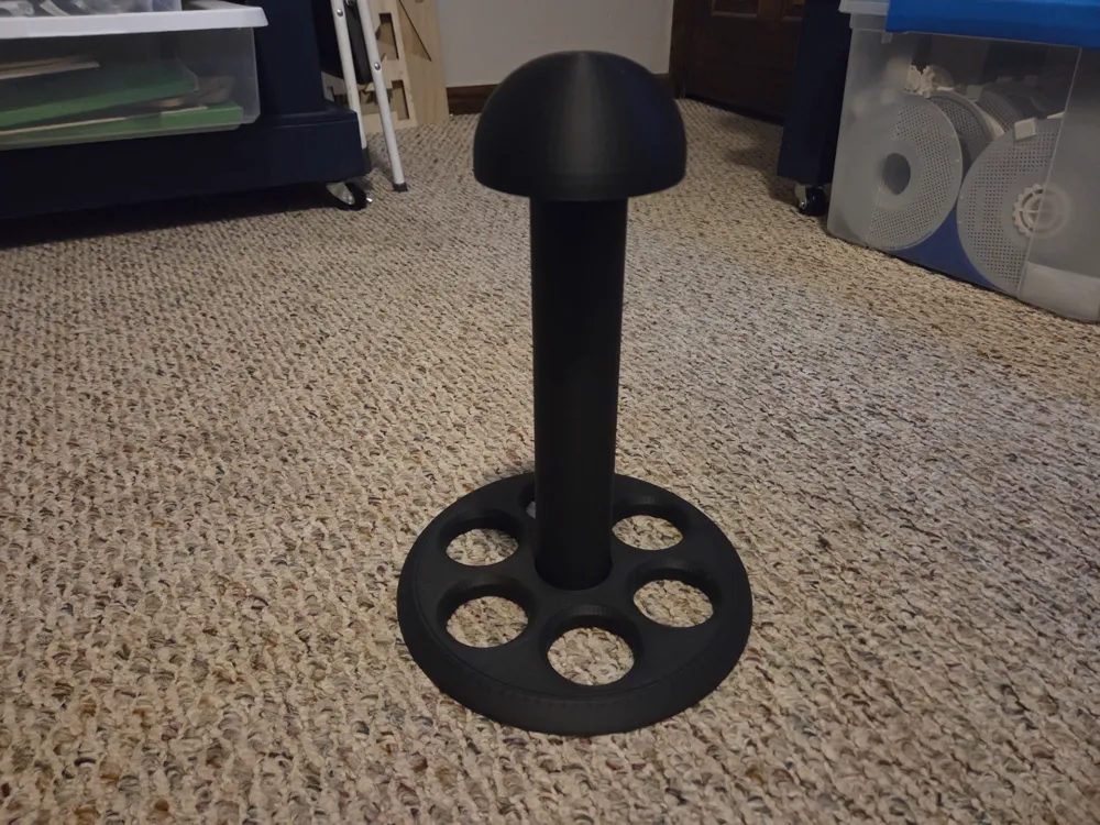 Expandible Helmet Stand